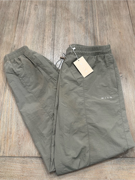Wilo The Label Pants - Wilo The Label Women’s Sage Parachute Pants | Size Large